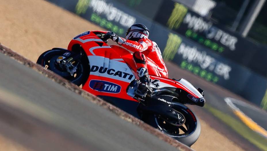 Andrea Dovizioso (Ducati Team) foi a surpresa deste sábado, ficando com o terceiro melhor tempo | <a href="%20https://gutenberg.quatrorodas.abril.com.br/moto/noticias/motogp-marquez-conquista-pole-le-mans-741738.shtml" rel="migration">Leia mais</a>