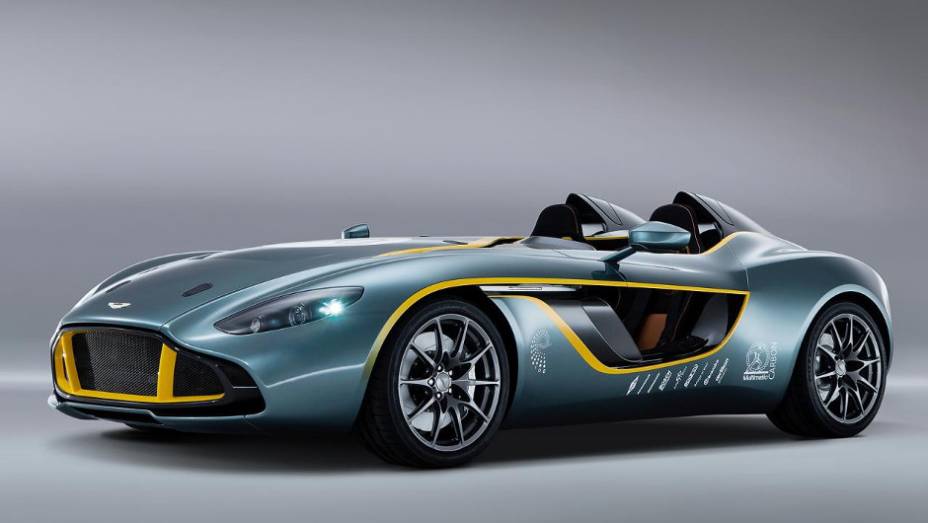 Lançamento do conversível aconteceu neste domingo (19) | <a href="https://gutenberg.quatrorodas.abril.com.br/noticias/fabricantes/aston-martin-revela-cc100-concept-741740.shtml" rel="migration">Leia mais</a>