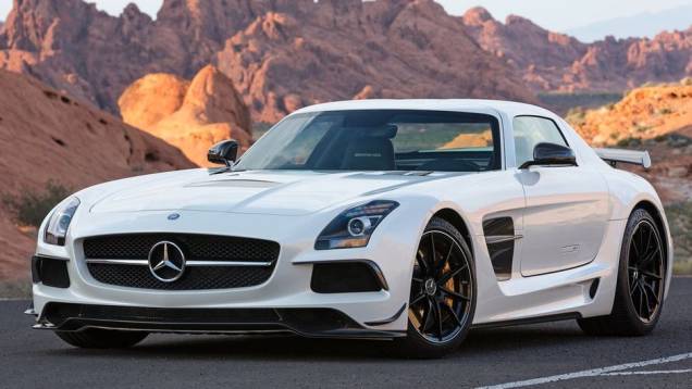 3ª - Mercedes - US$ 18,0 bi (valor estimado da marca) | <a href="https://gutenberg.quatrorodas.abril.com.br/noticias/mercado/estudo-indica-toyota-como-marca-automotiva-mais-valiosa-741960.shtml" rel="migration">Leia mais</a> 3ª - Mercedes - US$ 18,0 bi (valor estimado da marca) | <a href="https://gutenberg.quatrorodas.abril.com.br/noticias/mercado/estudo-indica-toyota-como-marca-automotiva-mais-valiosa-741960.shtml" rel="migration">Leia mais</a>