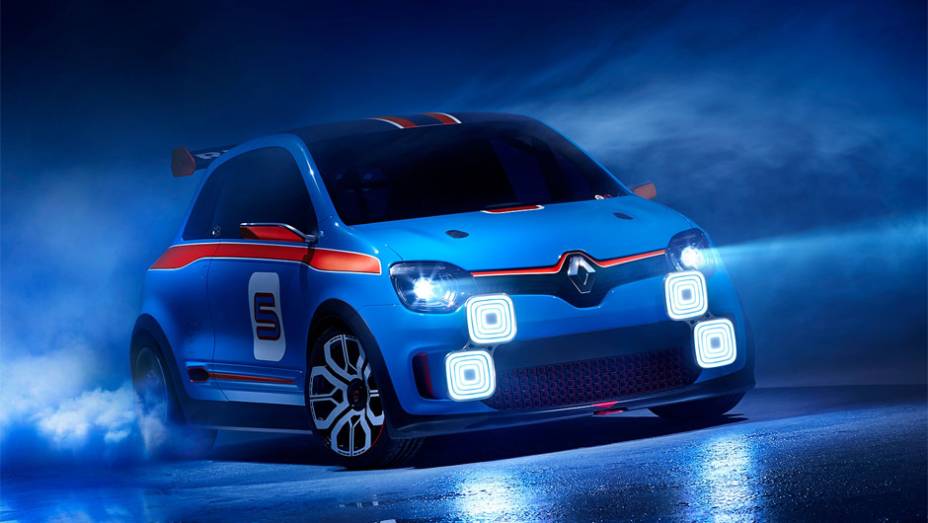 O carro, de apenas dois lugares, é o irmão do conceito elétrico TwinZ, apresentado em abril | <a href="https://gutenberg.quatrorodas.abril.com.br/noticias/fabricantes/renault-twin-run-concept-revelado-monaco-742319.shtml" rel="migration">Leia mais</a>