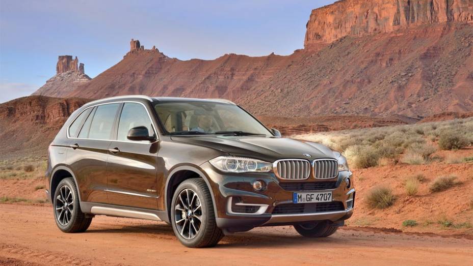 Aqueles que exigem mais desempenho podem ir adiante e experimentar o mais potente X5 xDrive50i | <a href="%20https://gutenberg.quatrorodas.abril.com.br/saloes/frankfurt/2013/bmw-x5-2014-753162.shtml" rel="migration">Leia mais</a>