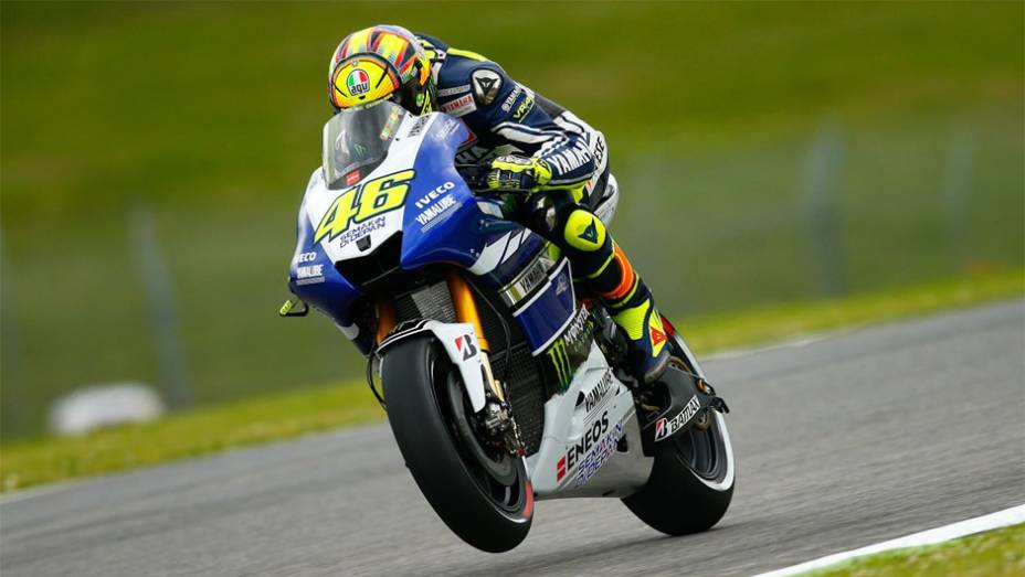 Valentino Rossi, companheiro de Lorenzo, ficou com o segundo melhor tempo | <a href="https://gutenberg.quatrorodas.abril.com.br/moto/noticias/motogp-yamaha-domina-treino-mugello-742926.shtml" rel="migration">Leia mais</a>