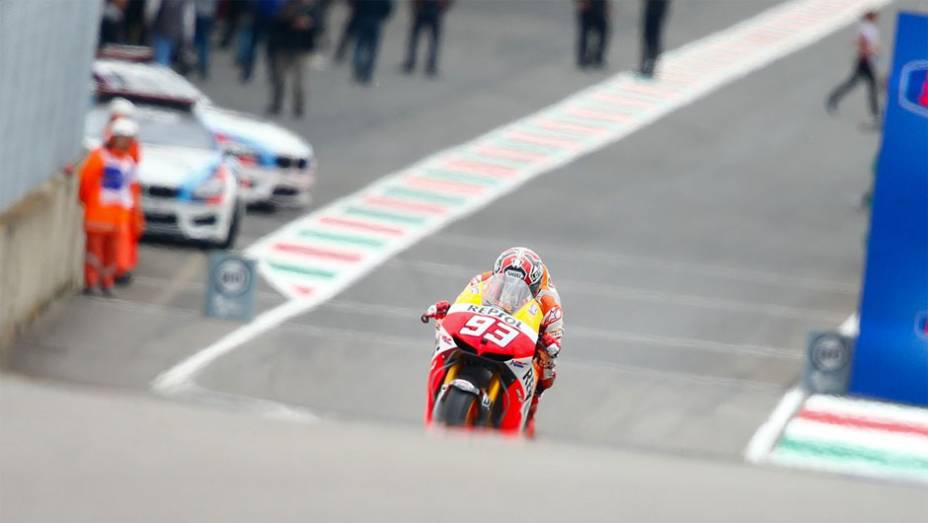 Com pequena fratura no ombro direito, Marc Márquez largará em sexto | <a href="https://gutenberg.quatrorodas.abril.com.br/moto/noticias/motogp-pedrosa-garante-pole-mugello-742928.shtml" rel="migration">Leia mais</a>