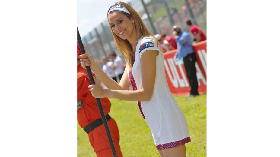 Veja as belas garotas que marcaram presença no GP da Itália e saiba como foi a corrida! | <a href="%20https://gutenberg.quatrorodas.abril.com.br/moto/galerias/competicoes/motogp-italia-corrida-742934.shtml" rel="migration">Leia mais</a>