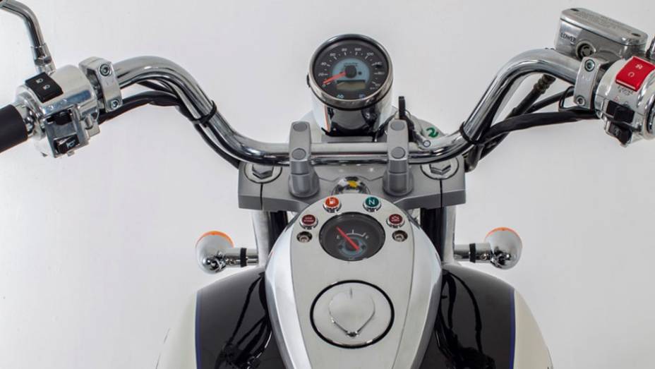 DafraHorizon 250 conta com posição de pilotagem que privilegia a ergonomia | <a href="https://gutenberg.quatrorodas.abril.com.br/moto/noticias/dafra-lanca-custom-horizon-250-brasil-743081.shtml" rel="migration">Leia mais</a>