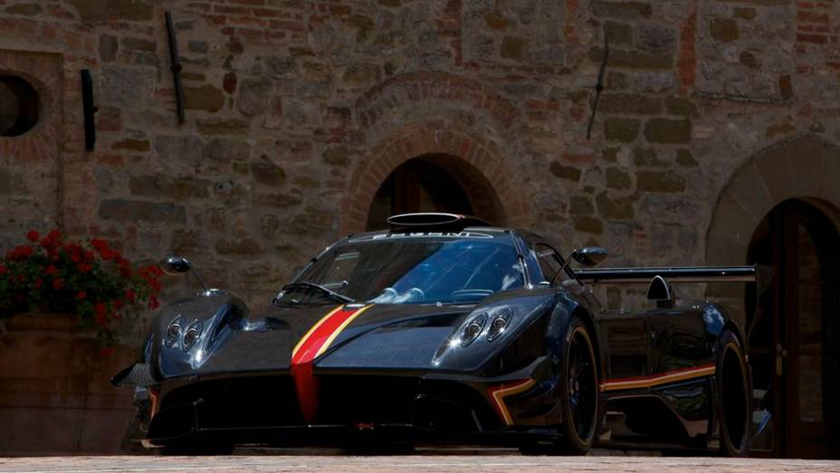 A Pagani apresentou o Zonda Revolucion, seu novo superesportivo | <a href="https://gutenberg.quatrorodas.abril.com.br/noticias/fabricantes/pagani-mostra-zonda-revolucion-743107.shtml" rel="migration">Leia mais</a>