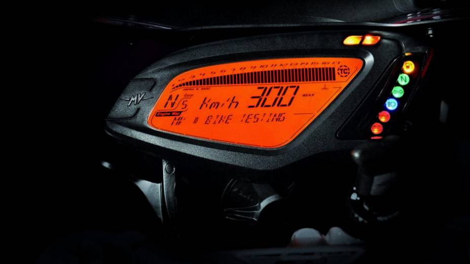 Velocidade máxima divulgada é de 269 km/h | <a href="https://gutenberg.quatrorodas.abril.com.br/moto/noticias/mv-agusta-f3-800-chega-r-56-mil-792913.shtml" rel="migration">Leia mais</a>