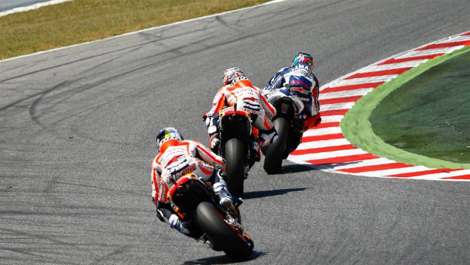 Com a vitória, Lorenzo está apenas 7 pontos atrás de Dani Pedrosa | <a href="https://gutenberg.quatrorodas.abril.com.br/moto/noticias/motogp-lorenzo-domina-gp-catalunha-744220.shtml" rel="migration">Leia mais</a>