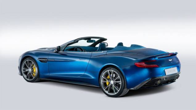 Seu motor rende 573 cavalos de potência e torque máximo de 63,2 mkgf a 5.500 rpm | <a href="https://gutenberg.quatrorodas.abril.com.br/noticias/fabricantes/aston-martin-lanca-vanquish-volante-conversivel-300-mil-dolares-744609.shtml" rel="migration">Leia mais</a> Seu motor rende 573 cavalos de potência e torque máximo de 63,2 mkgf a 5.500 rpm | <a href="https://gutenberg.quatrorodas.abril.com.br/noticias/fabricantes/aston-martin-lanca-vanquish-volante-conversivel-300-mil-dolares-744609.shtml" rel="migration">Leia mais</a>