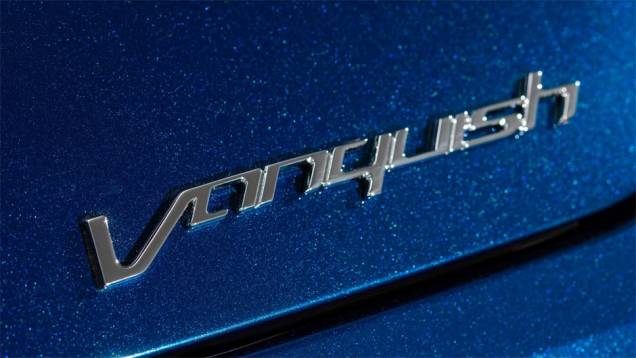 Aston Martin lança Vanquish Volante conversível por 300 mil dólares | <a href="https://gutenberg.quatrorodas.abril.com.br/noticias/fabricantes/aston-martin-lanca-vanquish-volante-conversivel-300-mil-dolares-744609.shtml" rel="migration">Leia mais</a> Aston Martin lança Vanquish Volante conversível por 300 mil dólares | <a href="https://gutenberg.quatrorodas.abril.com.br/noticias/fabricantes/aston-martin-lanca-vanquish-volante-conversivel-300-mil-dolares-744609.shtml" rel="migration">Leia mais</a>