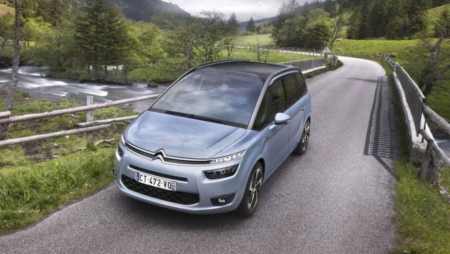 A Citroën revelou o Grand C4 Picasso 2014 | <a href="https://gutenberg.quatrorodas.abril.com.br/noticias/fabricantes/citroen-revela-grand-c4-picasso-2014-745123.shtml" rel="migration">Leia mais</a>