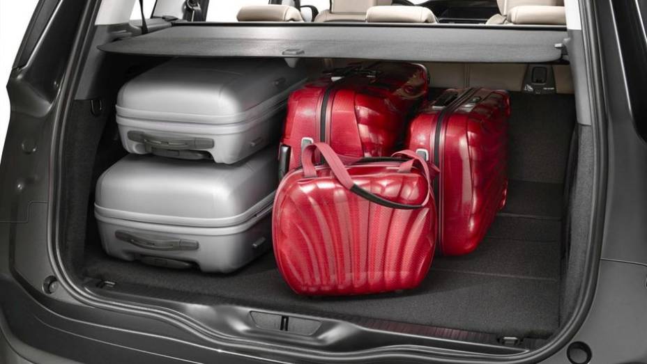 Três opções de motorização estão disponíveis para o novo Grand C4 Picasso: e-HDi 90 Airdream, e-HDi 115 e a nova BlueHDi 150, que entrega 152 cavalos de potência | <a href="%20https://gutenberg.quatrorodas.abril.com.br/noticias/fabricantes/citroen-revela-grand-c4-pica" rel="migration"></a>