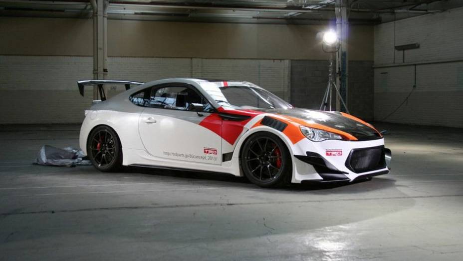 A Toyota divulgou nova leva de fotos do GT86 TRD Griffon Project | <a href="https://gutenberg.quatrorodas.abril.com.br/noticias/fabricantes/toyota-mostra-novos-fotos-gt86-trd-griffon-project-746287.shtml" rel="migration">Leia mais</a>