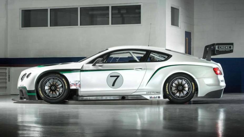 Bentley Continental GT3 | <a href="https://gutenberg.quatrorodas.abril.com.br/noticias/fabricantes/bentley-apresenta-continental-gt3-goodwood-746678.shtml" rel="migration">Leia mais</a>