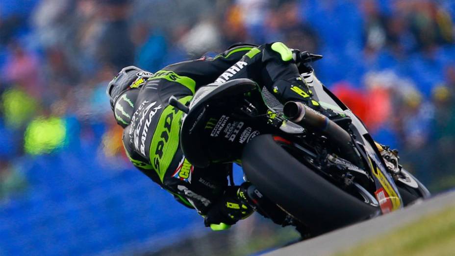 Cal Crutchlow (Monster Yamaha Tech 3) ficou com o segundo melhor tempo | <a href="https://gutenberg.quatrorodas.abril.com.br/moto/noticias/motogp-marquez-conquista-pole-alemanha-746854.shtml" rel="migration">Leia mais</a>