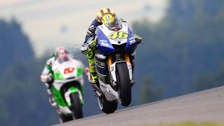 Valentino Rossi (Yamaha Factory Racing) foi o terceiro mais rápido | <a href="https://gutenberg.quatrorodas.abril.com.br/moto/noticias/motogp-marquez-conquista-pole-alemanha-746854.shtml" rel="migration">Leia mais</a>