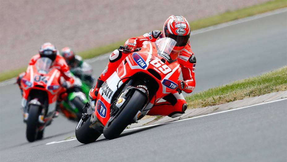 Nicky Hayden (Ducati) ficou com o sexto tempo | <a href="https://gutenberg.quatrorodas.abril.com.br/moto/noticias/motogp-marquez-conquista-pole-alemanha-746854.shtml" rel="migration">Leia mais</a>