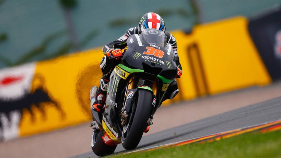 Bradley Smith (Monster Yamaha Tech 3) largará na sétima posição | <a href="https://gutenberg.quatrorodas.abril.com.br/moto/noticias/motogp-marquez-conquista-pole-alemanha-746854.shtml" rel="migration">Leia mais</a>