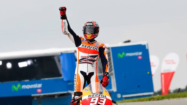 Valentino Rossi (Yamaha Factory Racing) ficou com o terceiro lugar na Alemanha | <a href="https://gutenberg.quatrorodas.abril.com.br/moto/noticias/motogp-marquez-vence-alemanha-lider-746865.shtml" rel="migration">Leia mais</a> Valentino Rossi (Yamaha Factory Racing) ficou com o terceiro lugar na Alemanha | <a href="https://gutenberg.quatrorodas.abril.com.br/moto/noticias/motogp-marquez-vence-alemanha-lider-746865.shtml" rel="migration">Leia mais</a>