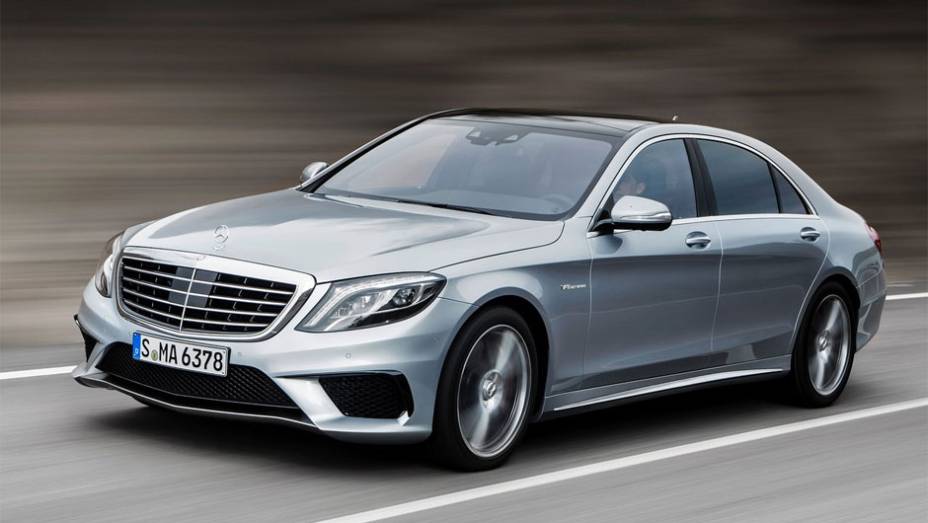 A Mercedes-Benz não deu chance para qualquer suspense e revelou o S63 AMG nesta quarta-feira | <a href="https://gutenberg.quatrorodas.abril.com.br/saloes/frankfurt/2013/mercedes-benz-s63-amg-751703.shtml" rel="migration">Leia mais</a>