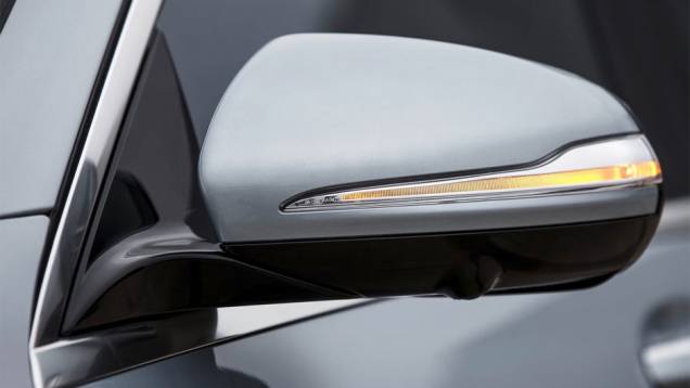 A velocidade máxima é limitada eletronicamente: 250 km/h | <a href="https://gutenberg.quatrorodas.abril.com.br/saloes/frankfurt/2013/mercedes-benz-s63-amg-751703.shtml" rel="migration">Leia mais</a> A velocidade máxima é limitada eletronicamente: 250 km/h | <a href="https://gutenberg.quatrorodas.abril.com.br/saloes/frankfurt/2013/mercedes-benz-s63-amg-751703.shtml" rel="migration">Leia mais</a>