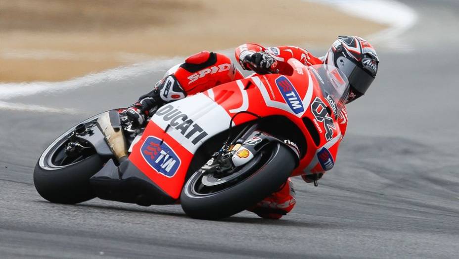 Andrea Dovizioso (Ducati Team) foi o terceiro | <a href="https://gutenberg.quatrorodas.abril.com.br/moto/noticias/motogp-marquez-lidera-laguna-seca-747560.shtml" rel="migration">Leia mais</a>