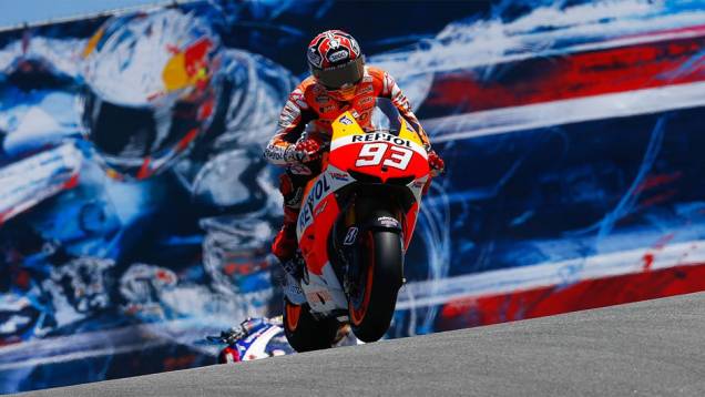 Marc Márquez (Repsol Honda Team), após uma queda, ficou com o segundo lugar | <a href="https://gutenberg.quatrorodas.abril.com.br/moto/noticias/motogp-bradl-surpreende-pole-eua-747594.shtml" rel="migration">Leia mais</a> Marc Márquez (Repsol Honda Team), após uma queda, ficou com o segundo lugar | <a href="https://gutenberg.quatrorodas.abril.com.br/moto/noticias/motogp-bradl-surpreende-pole-eua-747594.shtml" rel="migration">Leia mais</a>