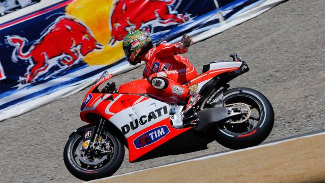 Correndo em casa, Nicky Hayden (Ducati) largará em décimo | <a href="https://gutenberg.quatrorodas.abril.com.br/moto/noticias/motogp-bradl-surpreende-pole-eua-747594.shtml" rel="migration">Leia mais</a> Correndo em casa, Nicky Hayden (Ducati) largará em décimo | <a href="https://gutenberg.quatrorodas.abril.com.br/moto/noticias/motogp-bradl-surpreende-pole-eua-747594.shtml" rel="migration">Leia mais</a>