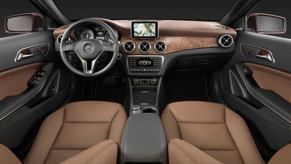 Passando para os motores movidos a diesel, o GLA 200 CDI recebe um bloco de 2.2 litros que entrega 136 cavalos de pot&ecirc;ncia, enquanto o GLA 220 CDI tem um motor 2.2 litros com 170 cv | <a href="https://gutenberg.quatrorodas.abril.com.br/saloes/frankfurt/2013/mercedes" rel="migration"></a>