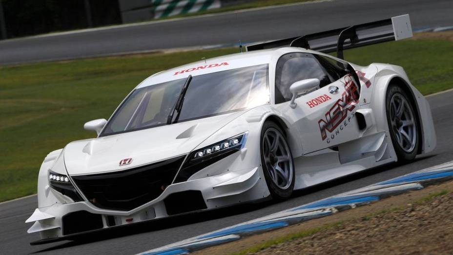 Trata-se do Acura/Honda NSX concept numa versão voltada para as pistas... | <a href="https://gutenberg.quatrorodas.abril.com.br/noticias/fabricantes/honda-revela-nsx-concept-gt-750208.shtml" rel="migration">Leia mais</a>