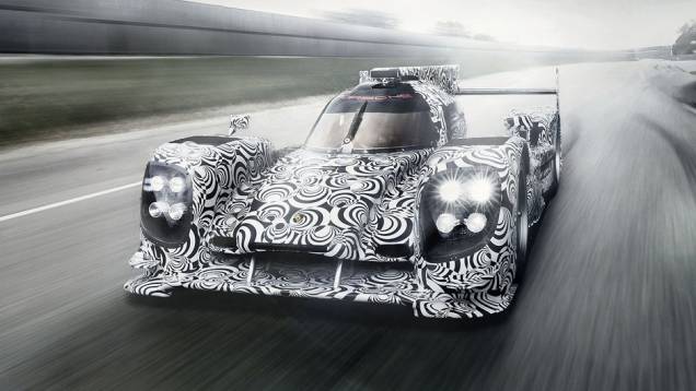 O protótipo, que ainda aparece com camuflagem, será utilizado na temporada de 2014 do Mundial de Endurance (WEC) | <a href="https://gutenberg.quatrorodas.abril.com.br/noticias/fabricantes/porsche-revela-imagens-seu-lmp1-751419.shtml" rel="migration">Leia mais</a> O protótipo, que ainda aparece com camuflagem, será utilizado na temporada de 2014 do Mundial de Endurance (WEC) | <a href="https://gutenberg.quatrorodas.abril.com.br/noticias/fabricantes/porsche-revela-imagens-seu-lmp1-751419.shtml" rel="migration">Leia mais</a>
