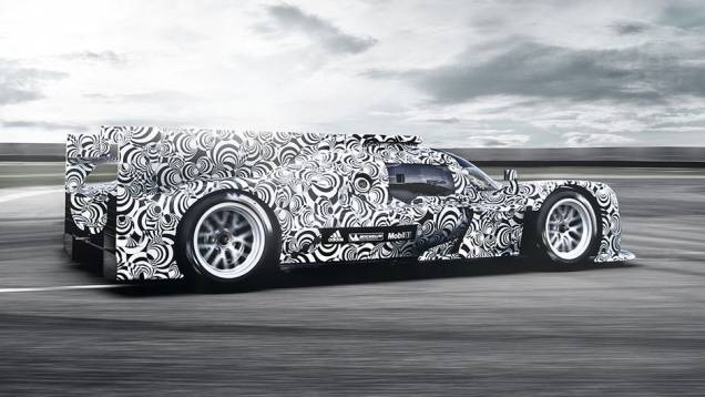 O australiano Mark Webber será um dos pilotos | <a href="https://gutenberg.quatrorodas.abril.com.br/noticias/fabricantes/porsche-revela-imagens-seu-lmp1-751419.shtml" rel="migration">Leia mais</a> O australiano Mark Webber será um dos pilotos | <a href="https://gutenberg.quatrorodas.abril.com.br/noticias/fabricantes/porsche-revela-imagens-seu-lmp1-751419.shtml" rel="migration">Leia mais</a>