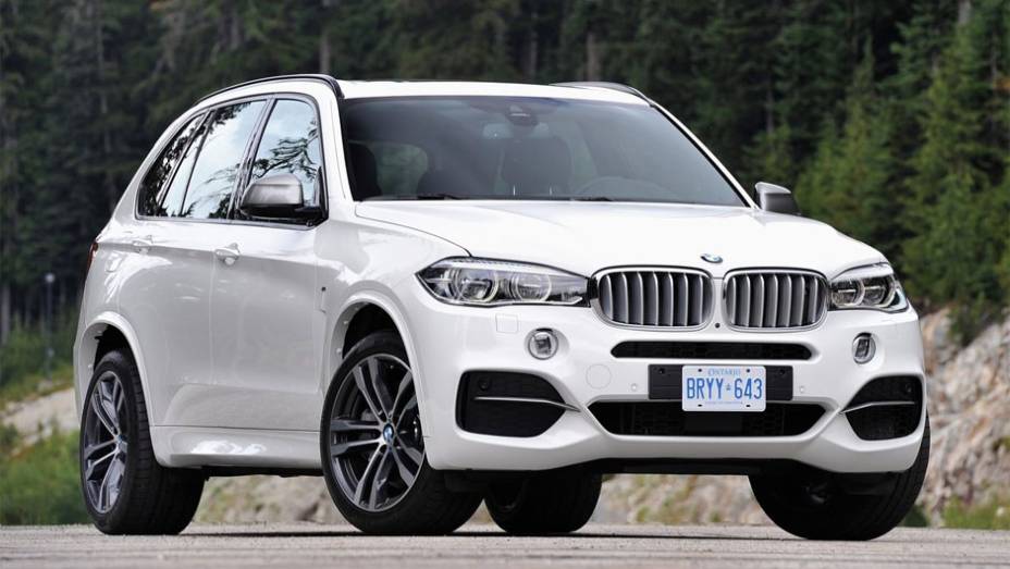 BMW lança X5 M50d 2014 | <a href="https://gutenberg.quatrorodas.abril.com.br/noticias/fabricantes/bmw-lanca-x5-m50d-2014-752000.shtml" rel="migration">Leia mais</a>