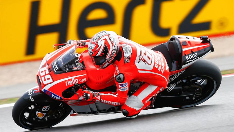 Nicky Hayden levou a Ducati ao oitavo lugar | <a href="https://gutenberg.quatrorodas.abril.com.br/moto/noticias/motogp-lorenzo-bate-marquez-silverstone-752002.shtml" rel="migration">Leia mais</a>