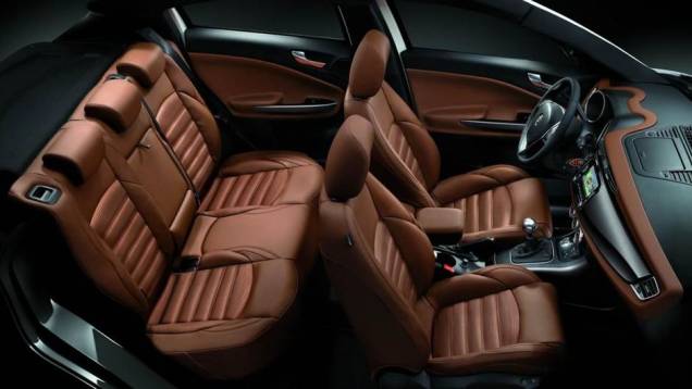 Sob o capô, a novidade é a introdução de uma opção de motor 2.0 JTDM 2, que entrega 150 cavalos de potência e 38,7 kgfm de torque | <a href="https://gutenberg.quatrorodas.abril.com.br/saloes/frankfurt/2013/alfa-romeo-giulietta-752090.shtml" rel="migration">Leia mais</a> Sob o capô, a novidade é a introdução de uma opção de motor 2.0 JTDM 2, que entrega 150 cavalos de potência e 38,7 kgfm de torque | <a href="https://gutenberg.quatrorodas.abril.com.br/saloes/frankfurt/2013/alfa-romeo-giulietta-752090.shtml" rel="migration">Leia mais</a>