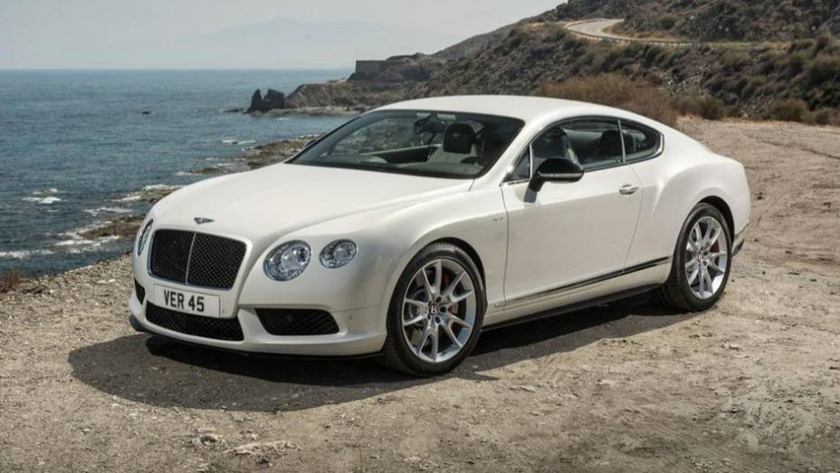 A Bentley aproveita o Salão de Frankfurt para introduzir a versão "S" do Continental GT V8 | <a href="https://gutenberg.quatrorodas.abril.com.br/saloes/frankfurt/2013/bentley-continental-gt-v8-s-752161.shtml" rel="migration">Leia mais</a>