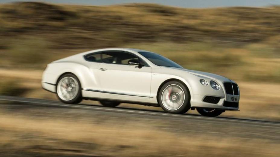 Trata-se de uma variante equipada com o mesmo motor 4.0 V8, mas configurada para render 21 cavalos a mais de potência | <a href="https://gutenberg.quatrorodas.abril.com.br/saloes/frankfurt/2013/bentley-continental-gt-v8-s-752161.shtml" rel="migration">Leia mais</a>