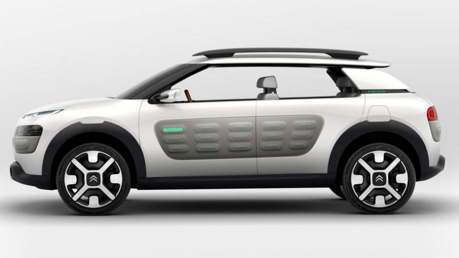 O Cactus concept tem rodas de liga-leve grandes (o tamanho exato ainda não foi revelado), faróis de LED, cabine aberta... | <a href="https://gutenberg.quatrorodas.abril.com.br/saloes/frankfurt/2013/citroen-cactus-concept-752359.shtml" rel="migration">Leia mais</a>