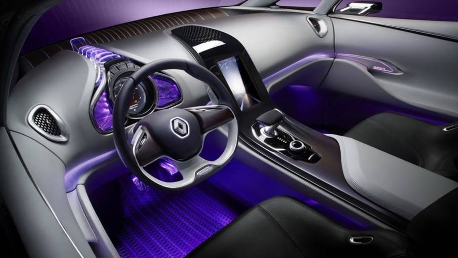 A proposta inicial da montadora com o Initiale Paris concept é chegar ao segmento premium | <a href="https://gutenberg.quatrorodas.abril.com.br/saloes/frankfurt/2013/renault-initiale-paris-concept-752990.shtml" rel="migration">Leia mais</a>