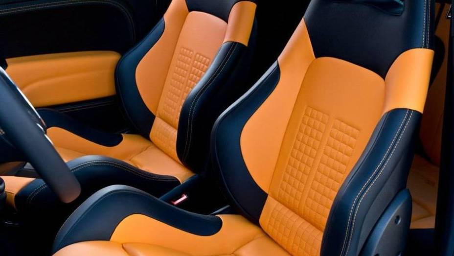 Assim, o Abarth 500 Corsa Stradale passa a entregar 236 cavalos de potência, podendo acelerar de 0 a 100 km/h em 6,5 segundos (0,7s mais rápido do que o original)... | <a href="https://gutenberg.quatrorodas.abril.com.br/noticias/fabricantes/zender-revela-abarth-500-" rel="migration"></a>