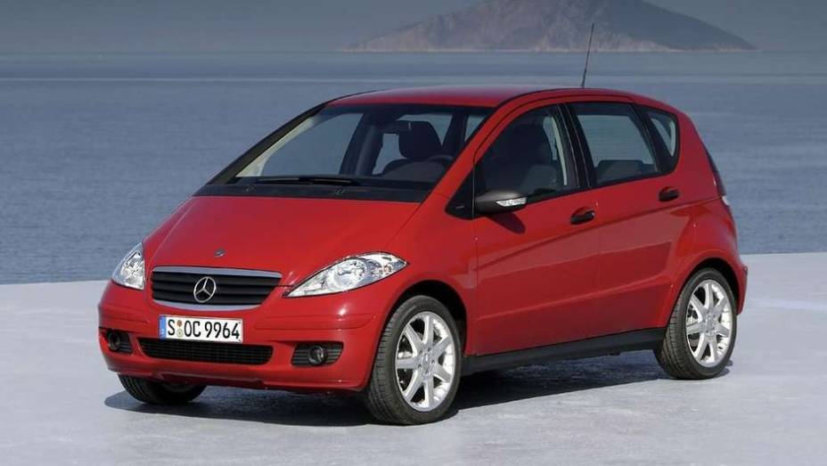 10º - Mercedes-Benz Classe A (1ª geração) - US$ 1.962 por unidade | <a href="https://gutenberg.quatrorodas.abril.com.br/noticias/mercado/estudo-vw-tem-prejuizo-us-6-27-milhoes-cada-bugatti-veyron-755638.shtml" rel="migration">Leia mais</a> 10º - Mercedes-Benz Classe A (1ª geração) - US$ 1.962 por unidade | <a href="https://gutenberg.quatrorodas.abril.com.br/noticias/mercado/estudo-vw-tem-prejuizo-us-6-27-milhoes-cada-bugatti-veyron-755638.shtml" rel="migration">Leia mais</a>