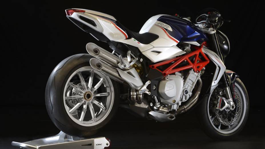 Potência máxima de 158 cv a 11.900 rpm | <a href="https://gutenberg.quatrorodas.abril.com.br/moto/noticias/mv-agusta-confirma-cinco-lancamentos-brasil-756002.shtml" rel="migration">Leia mais</a>