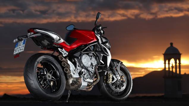 Motor 798 cm³ de três cilindros em linha com virabrequim contra rotativo | <a href="https://gutenberg.quatrorodas.abril.com.br/moto/noticias/mv-agusta-brutale-800-2014-chega-r-47-000-784936.shtml" rel="migration">Leia mais</a> Motor 798 cm³ de três cilindros em linha com virabrequim contra rotativo | <a href="https://gutenberg.quatrorodas.abril.com.br/moto/noticias/mv-agusta-brutale-800-2014-chega-r-47-000-784936.shtml" rel="migration">Leia mais</a>