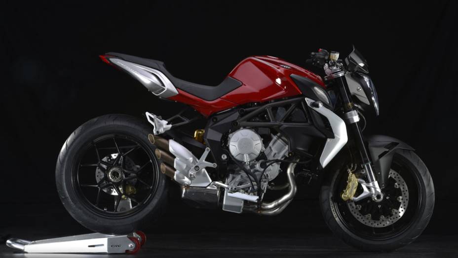 Potência máxima: 125 cv a 11.600 rpm | <a href="https://gutenberg.quatrorodas.abril.com.br/moto/noticias/mv-agusta-brutale-800-2014-chega-r-47-000-784936.shtml" rel="migration">Leia mais</a>