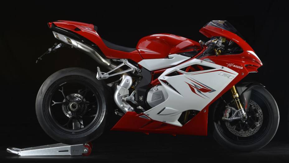 Torque máximo de 11.6 mkgf a 9.600 rpm | <a href="https://gutenberg.quatrorodas.abril.com.br/moto/noticias/mv-agusta-confirma-cinco-lancamentos-brasil-756002.shtml" rel="migration">Leia mais</a>