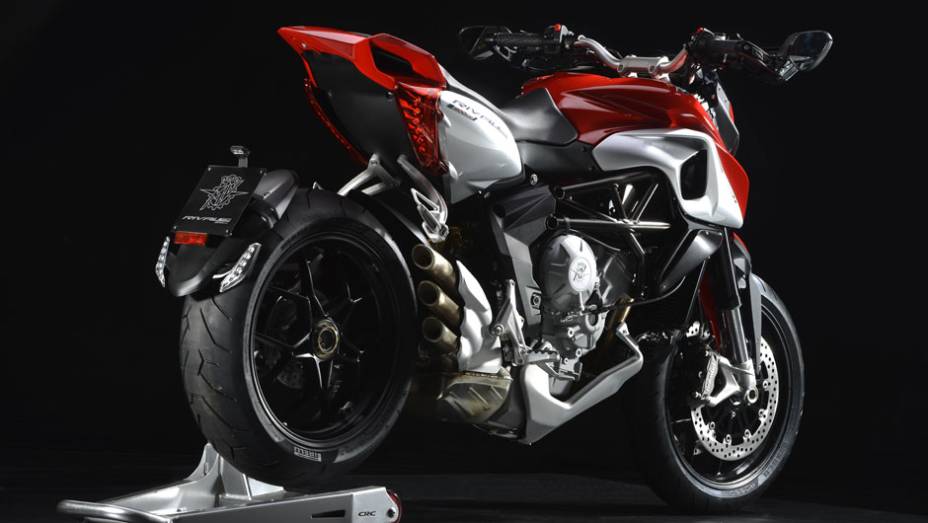 A MV Agusta ainda não divulgou mais detalhes técnicos da Rivale 800 2014 | <a href="https://gutenberg.quatrorodas.abril.com.br/moto/noticias/mv-agusta-confirma-cinco-lancamentos-brasil-756002.shtml" rel="migration">Leia mais</a>