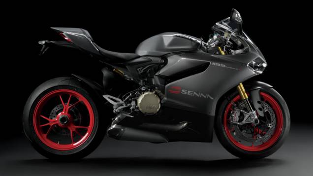 A edição será limitada a 161 unidades, número que representa a quantidade de Grandes Prêmios de Fórmula 1 disputados pelo brasileiro | <a href="https://gutenberg.quatrorodas.abril.com.br/moto/noticias/ducati-revela-1199-panigale-s-senna-salao-duas-rodas-756467.shtml" rel="migration"></a> A edição será limitada a 161 unidades, número que representa a quantidade de Grandes Prêmios de Fórmula 1 disputados pelo brasileiro | <a href="https://gutenberg.quatrorodas.abril.com.br/moto/noticias/ducati-revela-1199-panigale-s-senna-salao-duas-rodas-756467.shtml" rel="migration"></a>