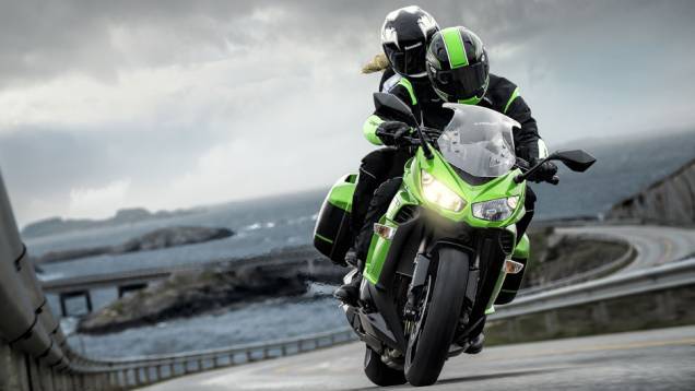 Preço público sugerido é de R$ 51.990,00 | <a href="https://gutenberg.quatrorodas.abril.com.br/moto/noticias/kawasaki-lanca-ninja-1000-tourer-abs-salao-duas-rodas-756465.shtml" rel="migration">Leia mais</a> Preço público sugerido é de R$ 51.990,00 | <a href="https://gutenberg.quatrorodas.abril.com.br/moto/noticias/kawasaki-lanca-ninja-1000-tourer-abs-salao-duas-rodas-756465.shtml" rel="migration">Leia mais</a>