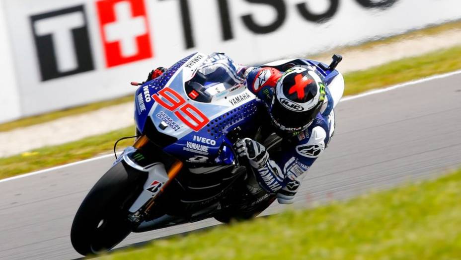 Jorge Lorenzo (Yamaha Factory Racing) cravou a pole da etapa da Austrália, no circuito de Phillip Island | <a href="https://gutenberg.quatrorodas.abril.com.br/moto/noticias/motogp-lorenzo-pole-australia-757585.shtml" rel="migration">Leia mais</a>