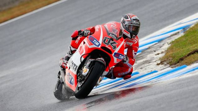...e Andrea Dovizioso | <a href="https://gutenberg.quatrorodas.abril.com.br/moto/noticias/motogp-lorenzo-voa-pole-japao-758277.shtml" rel="migration">Leia mais</a> ...e Andrea Dovizioso | <a href="https://gutenberg.quatrorodas.abril.com.br/moto/noticias/motogp-lorenzo-voa-pole-japao-758277.shtml" rel="migration">Leia mais</a>